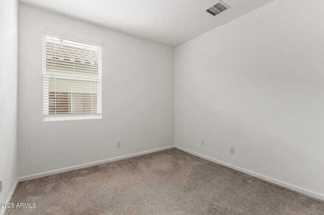 Building Photo - 3048 E Riding Boot Wy