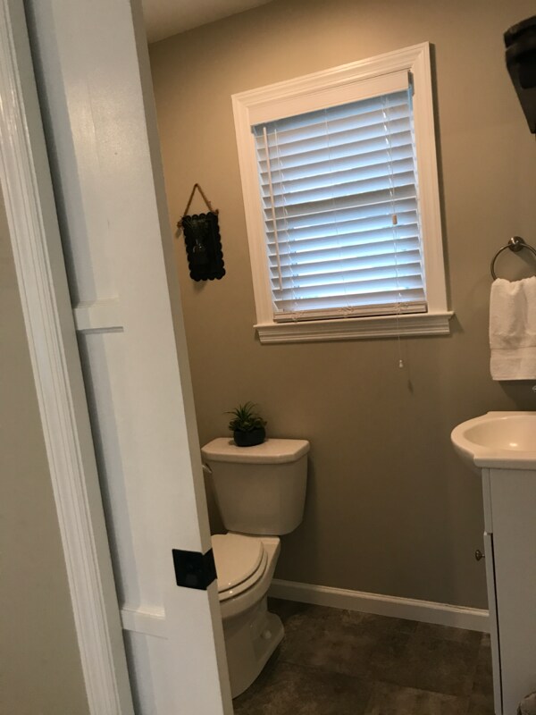 Building Photo - 345 Barbara St