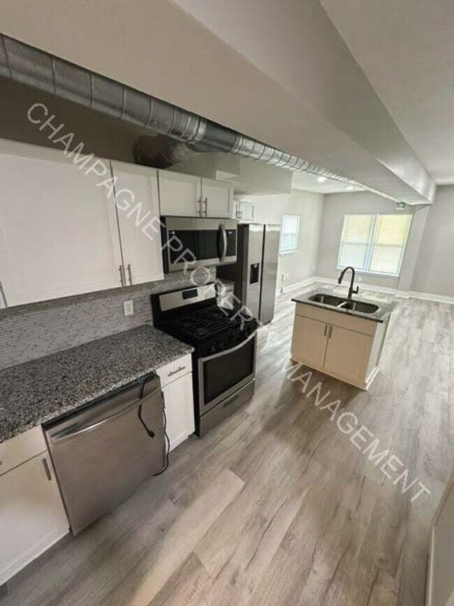 Building Photo - Fully Remodeled Home in KC