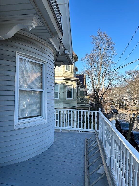 Building Photo - 56 Bakersfield St