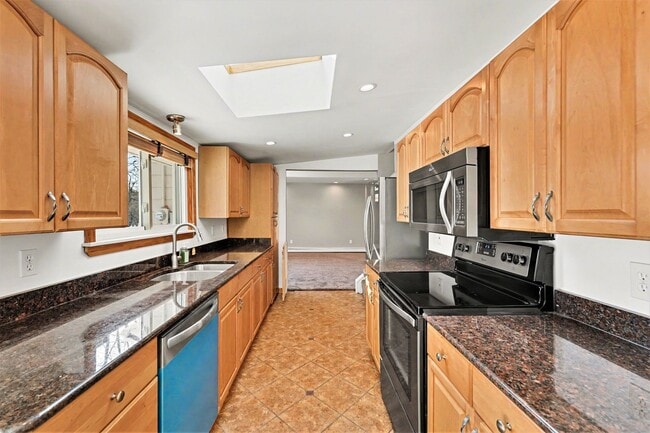 Building Photo - Beautiful 2 bed 2 bath single family home in Northville Twp.