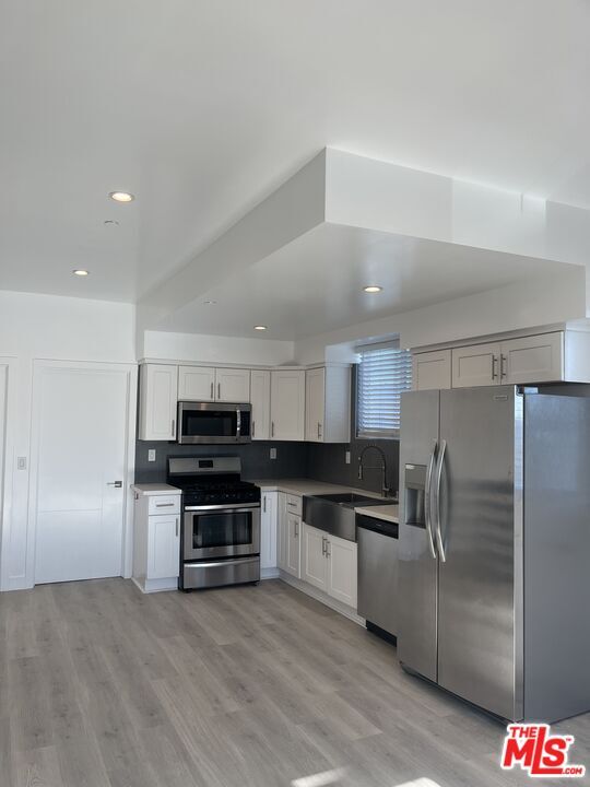 Building Photo - 644 N Manhattan Pl