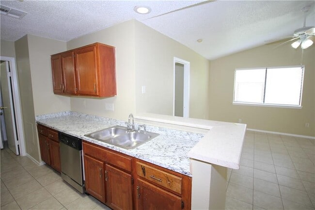 Building Photo - 12331 Alderbrook Dr