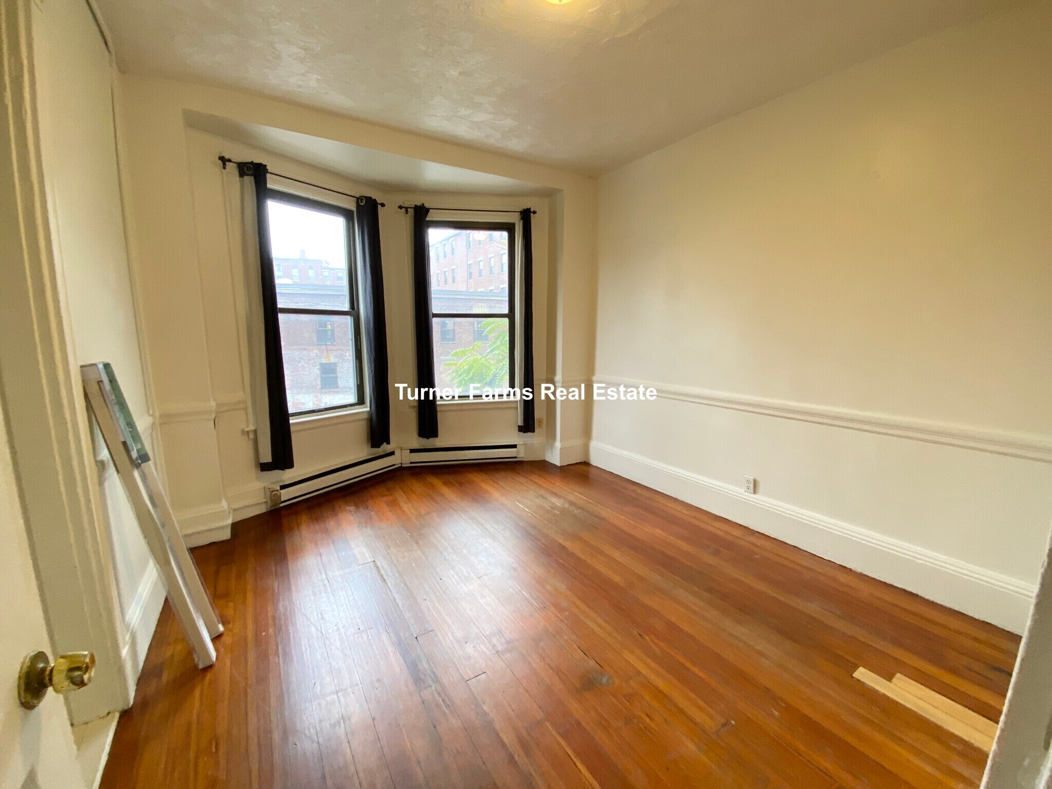 Building Photo - 614 Columbus Ave