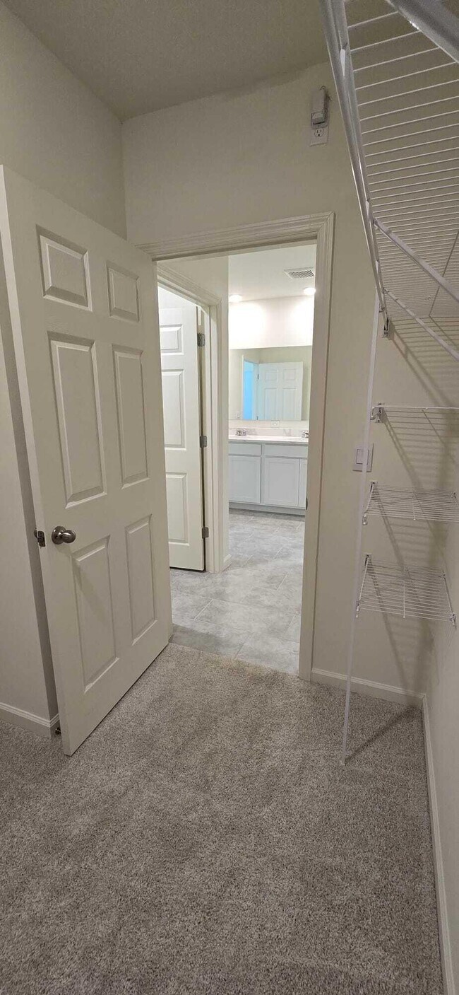 Building Photo - 528 Seafoam Cir