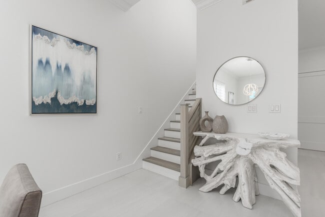 Building Photo - 4674 SE Manatee Way