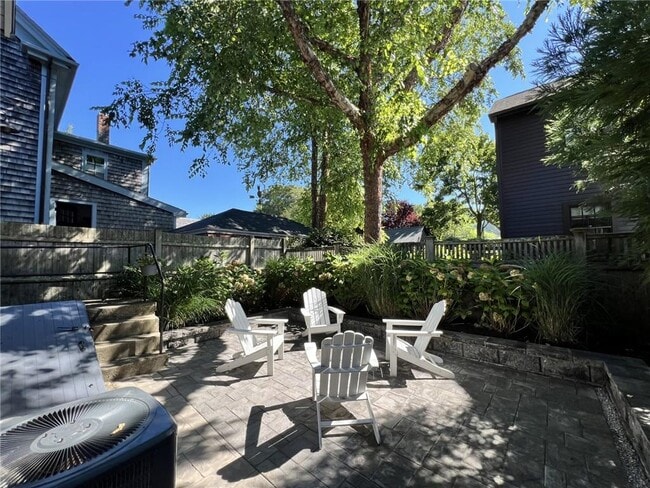 Building Photo - 45 1/2 2nd St