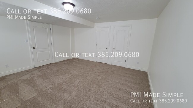 Building Photo - 3042 E Somerset Dr