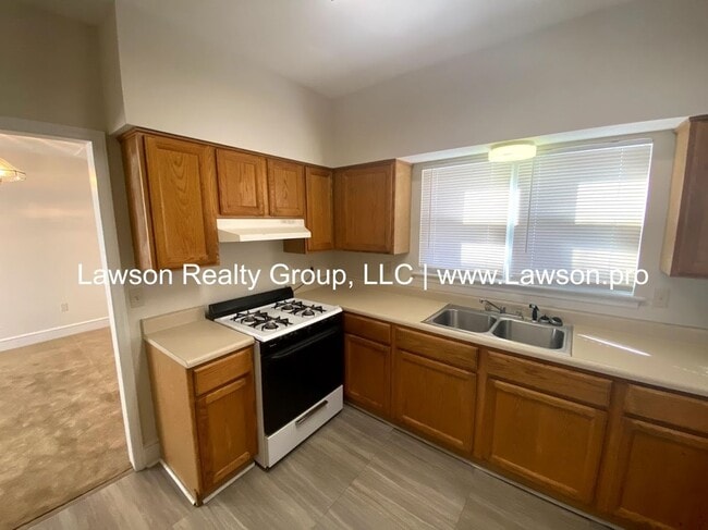 Building Photo - 813 Gilmer Ave NW