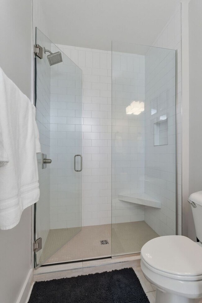 Building Photo - Wedgewood Houston Townhome