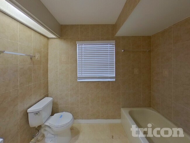 Building Photo - 1751 Shady Leaf Dr