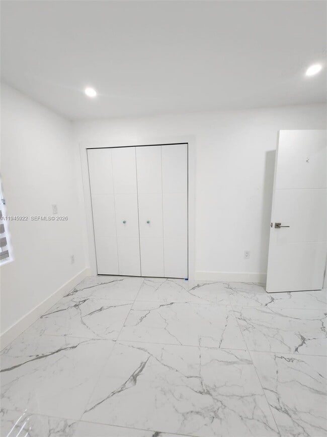 Building Photo - 15152 SW 63rd Ter