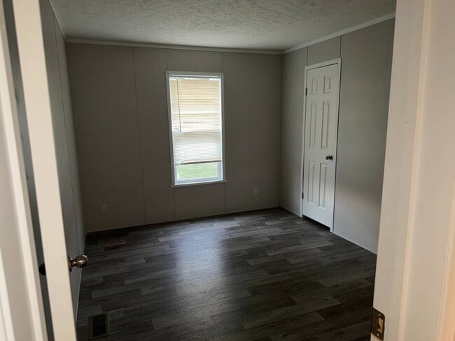 Building Photo - 213 Avenue C