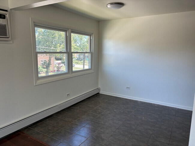 Building Photo - 4501 Sunnyside Ave