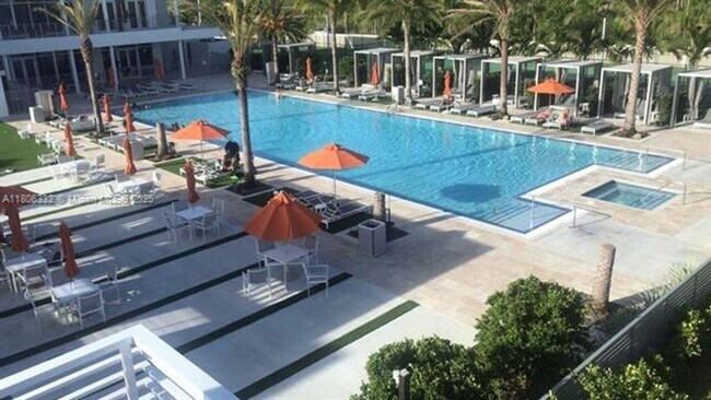 Building Photo - 6660 NW 105th Ct