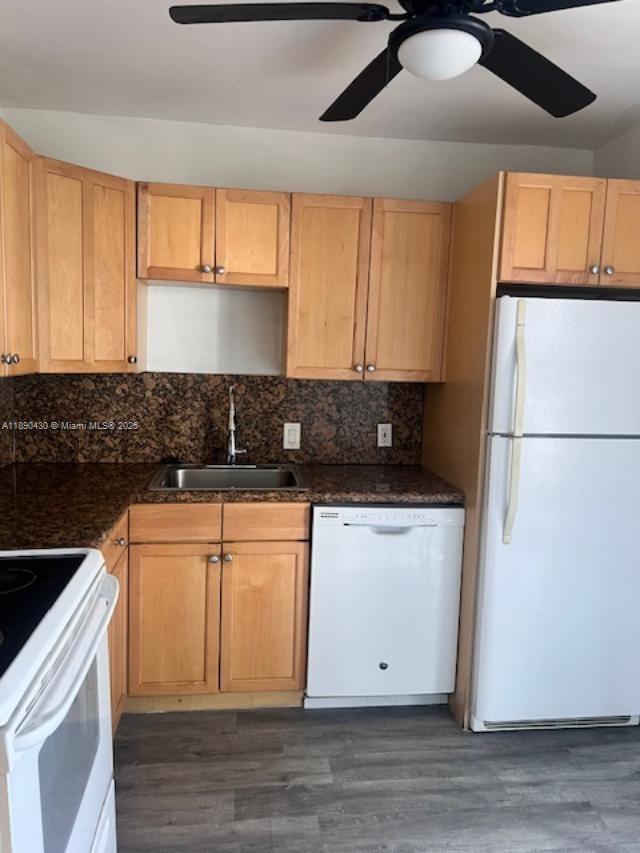 Building Photo - 3475 N Country Club Dr