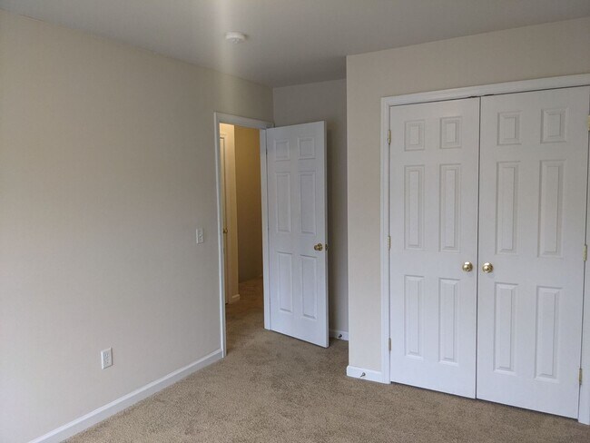 Building Photo - 3 Bedroom Townhouse for Rent in Waynesboro!