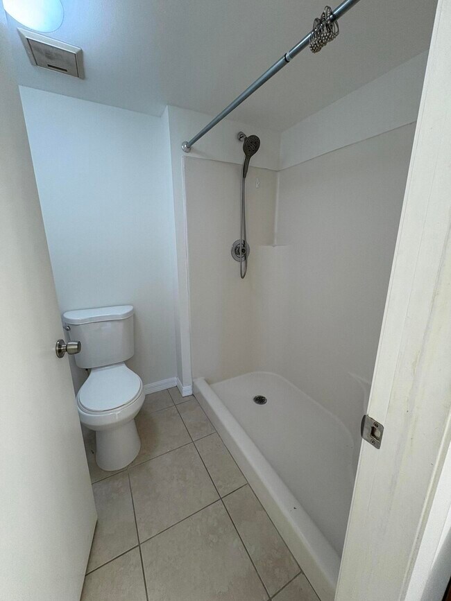 Building Photo - 6552 Arleigh Ct