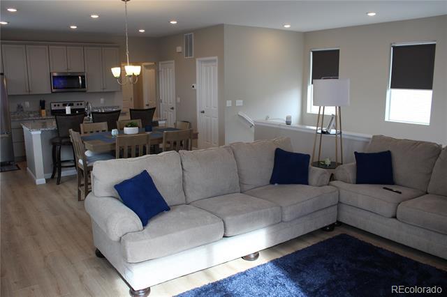 Building Photo - 2788 Simpre Wy