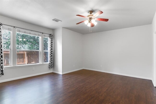 Building Photo - 800 S Frontier Ln