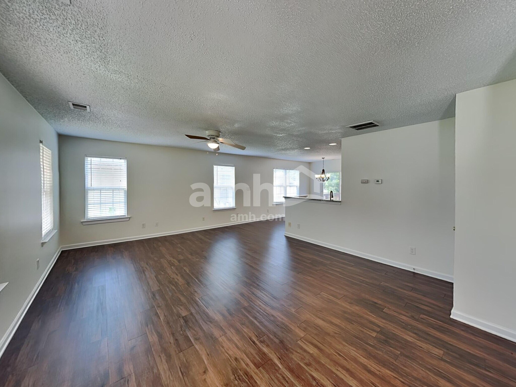 Building Photo - 125 Everett Park Dr