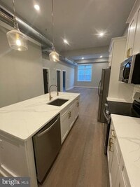 Building Photo - 6110 Ridge Ave