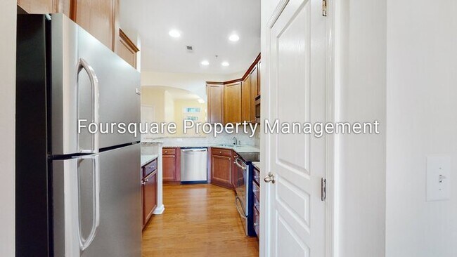 Building Photo - Town Home | Screened Back Porch | One Car ...