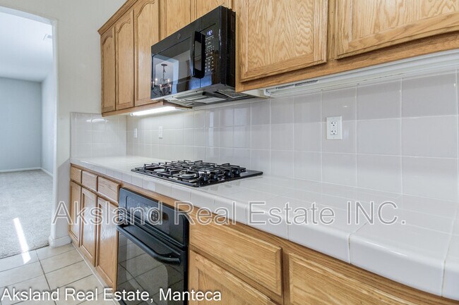 Building Photo - 2261 Silverlace Pl