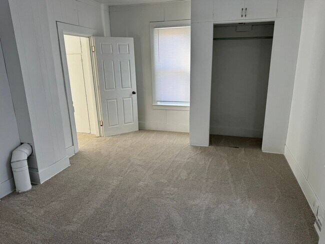 Building Photo - nre1001