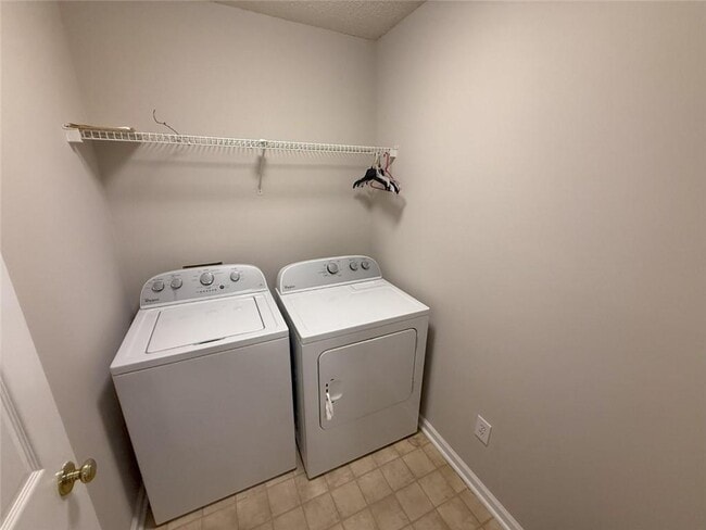 Building Photo - 2328 Moccasin Creek Ct NW