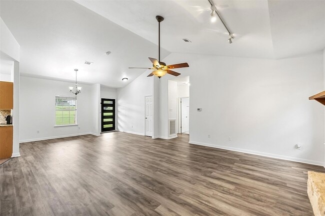 Building Photo - 1301 S Quinlan Park Rd