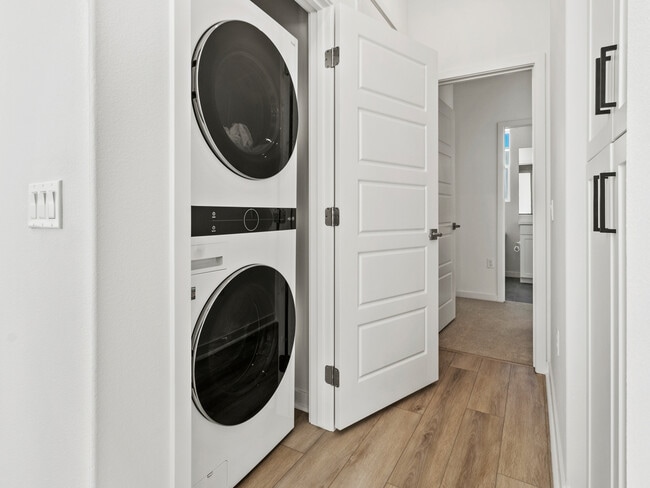 Building Photo - 1191 Grassland Rd