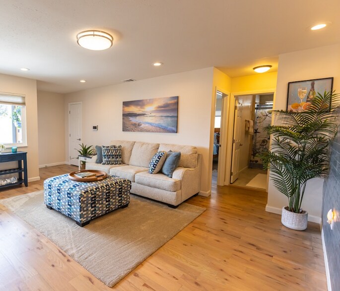 Building Photo - 34596 Camino El Molino