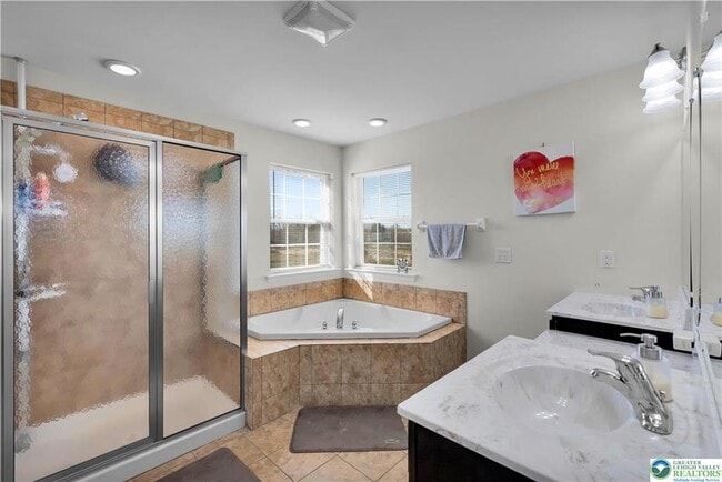 Building Photo - 4247 Beech Dr