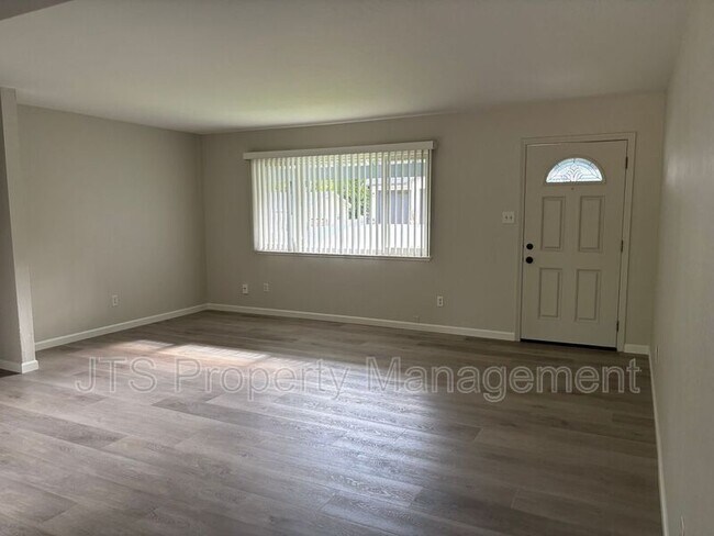 Building Photo - 5205 Valonia St