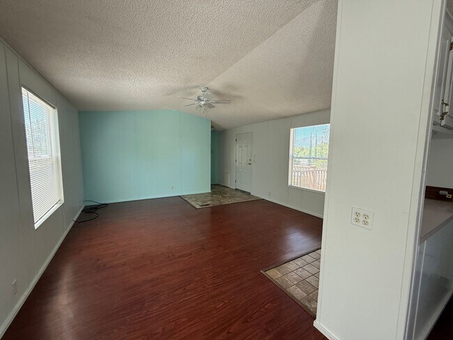Building Photo - 3768 Western Dr