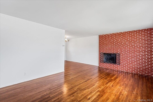 Building Photo - 19 Dakota St