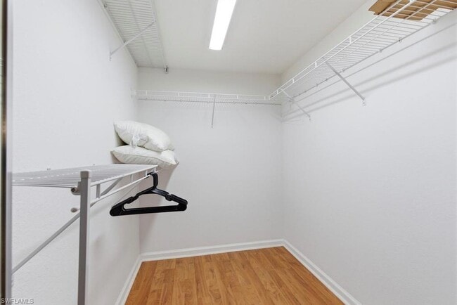 Building Photo - 10040 Valiant Ct