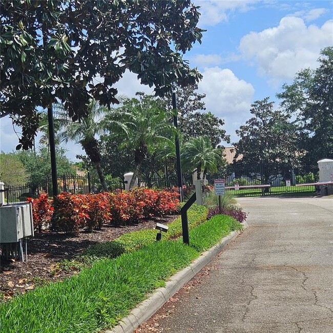 Building Photo - 8110 Villa Grande Ct