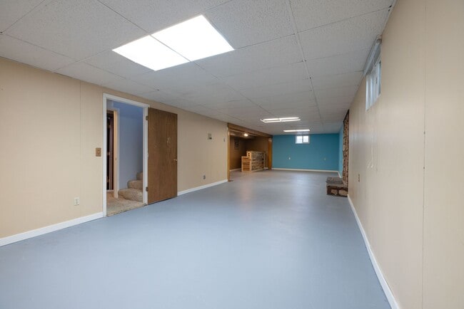 Building Photo - Large updated 4 bedroom 3 bath home in Laurel