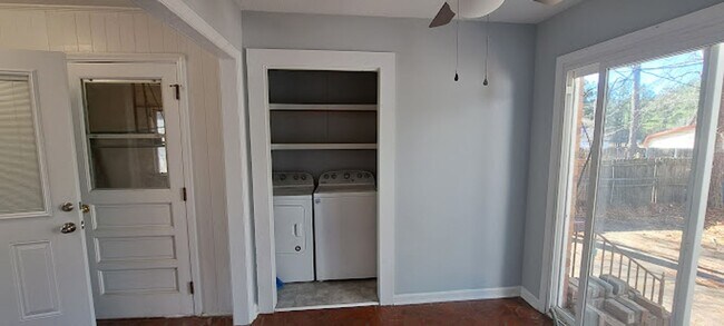 Building Photo - Magnificent Remodel Three Bedroom Home!