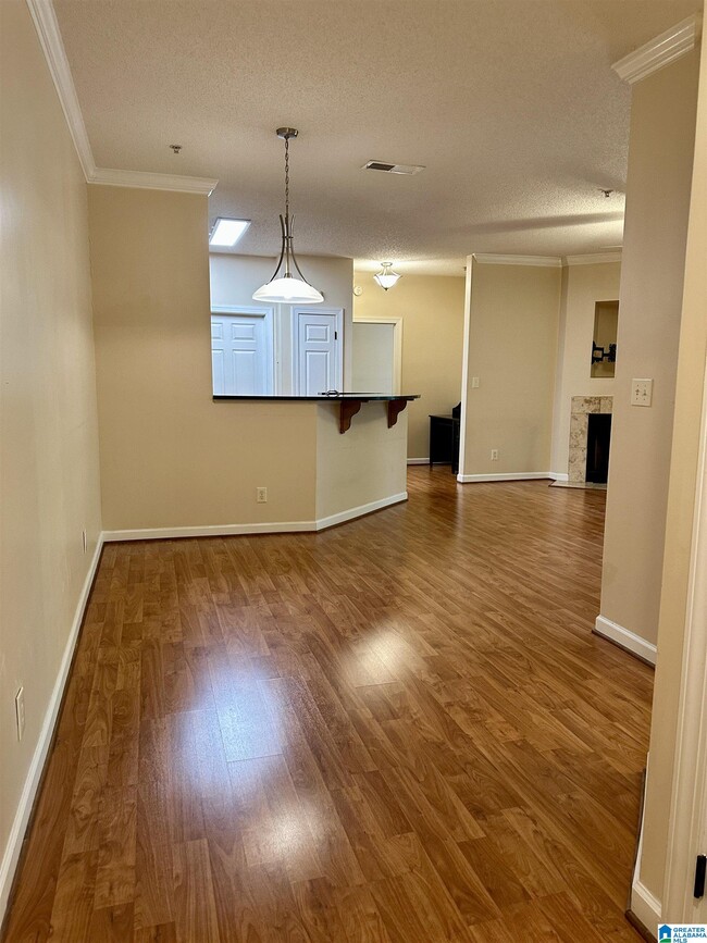 Building Photo - 208 Sterling Oaks Dr