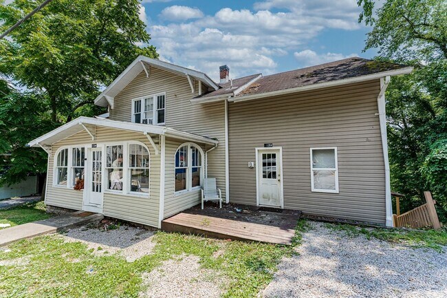 Building Photo - 135 Lorentz St