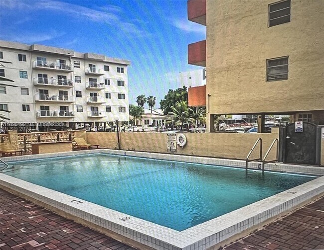 Building Photo - 3545 NE 167th St