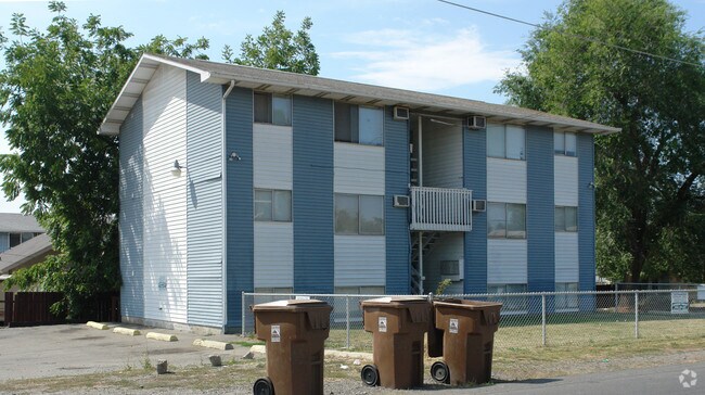 Primary Photo - Fairview Apts