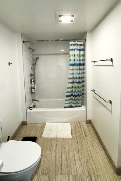 Building Photo - 1515 Liona St