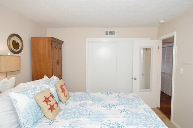 Building Photo - 213 Sea Horse Dr SE