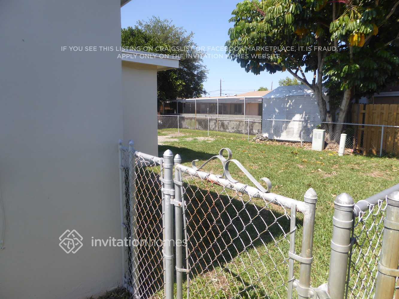 Building Photo - 2400 NW 85th Ave