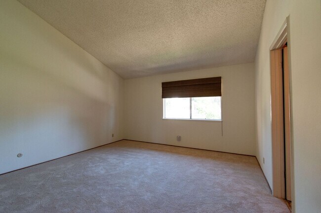 Building Photo - Spacious and Bright Townhome in Amazing Park like Community with Cupertino Schools and Large 2 Ca...