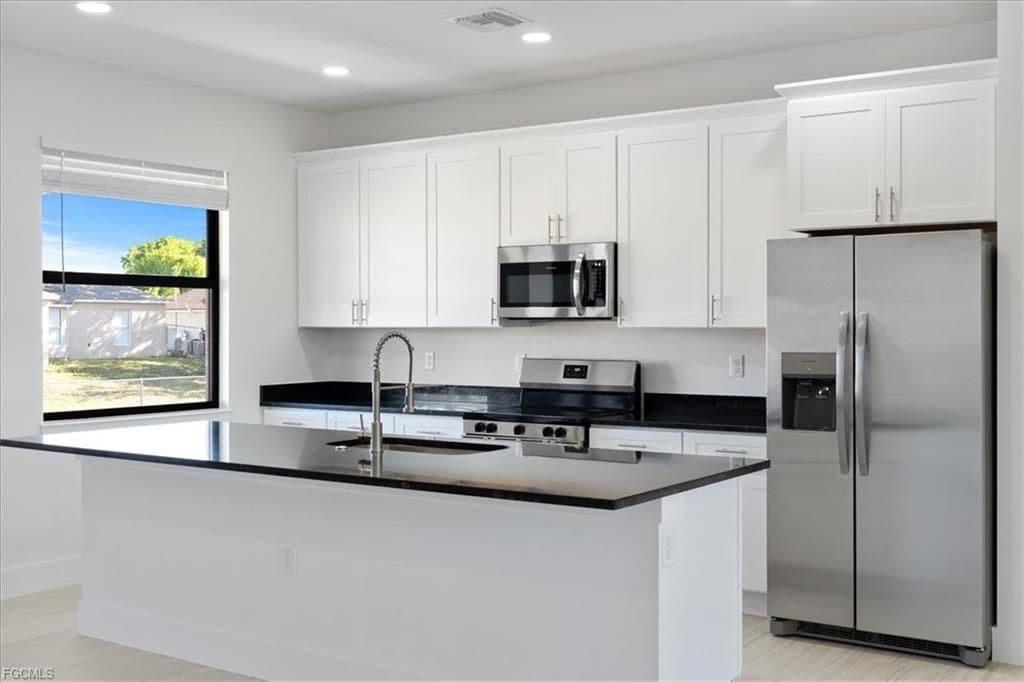 Building Photo - 5306 Lee St